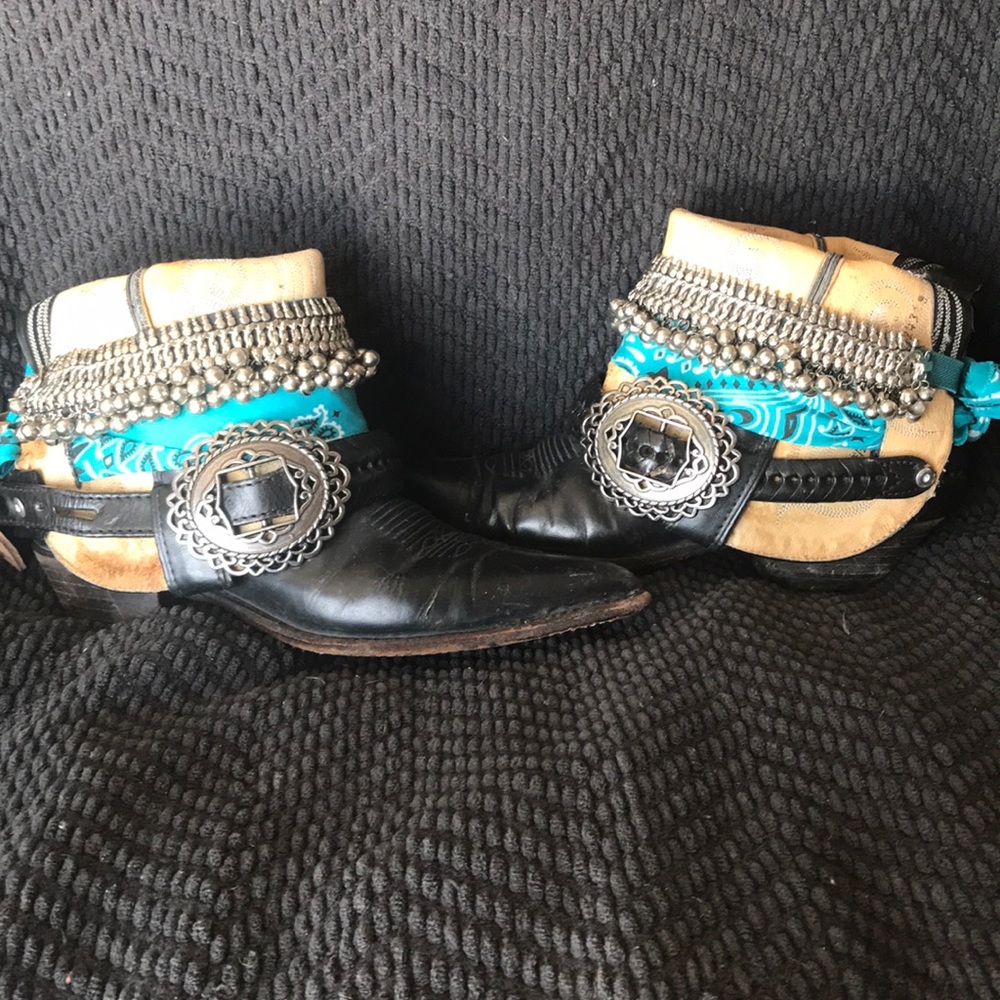 Jingle BOOTS! With removable cuffs